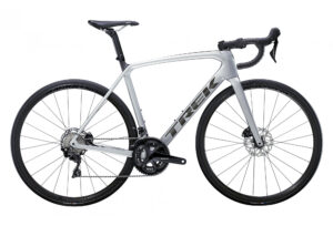 VÉLO DE ROUTE TREK EMONDA SL 5 DISC SHIMANO 105 11V LITHIUM QUICKSILVER/BRUSHED CHROME 2022